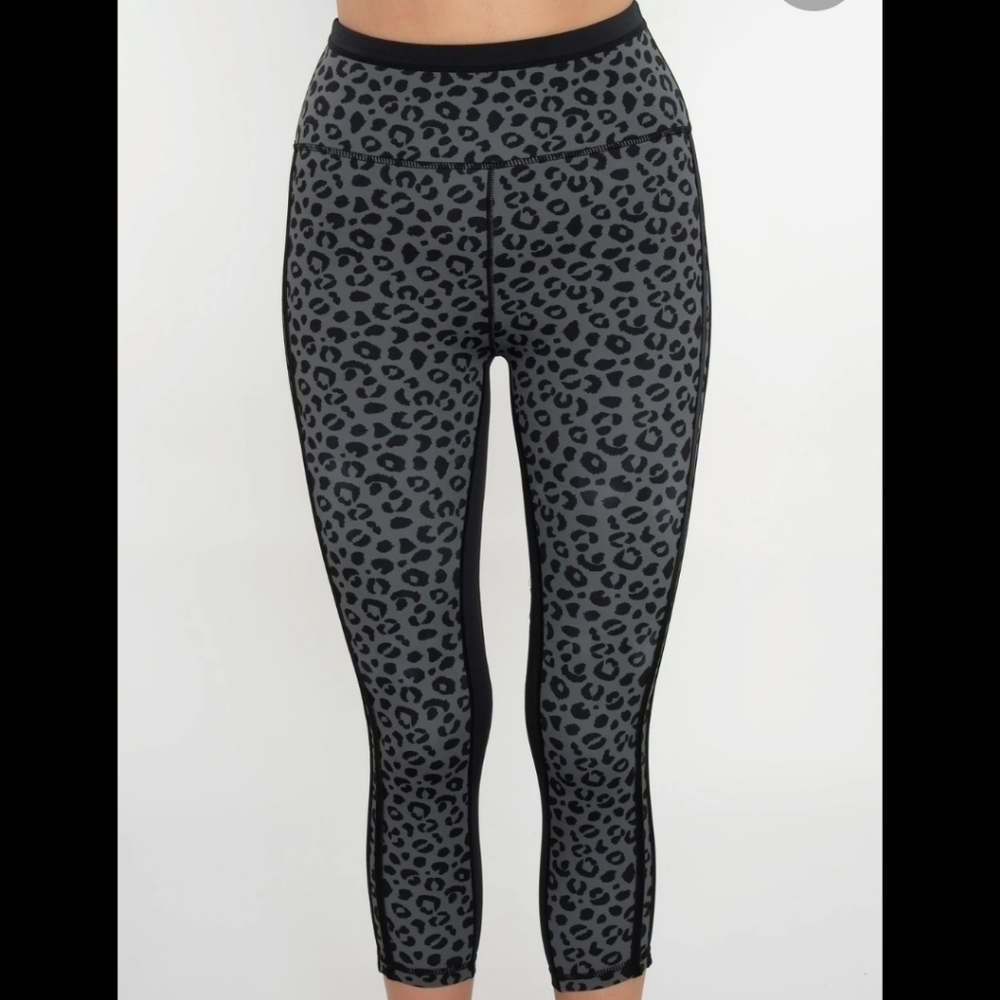 Host pick - NEW Anthro ALLFENIX charcoal Jagger 7/8 legging